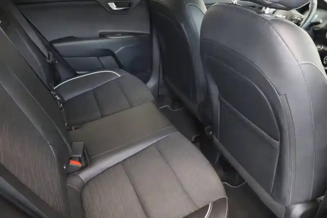 Kia Stonic 1.0 t-gdi 100 ch dct7 — photo 8
