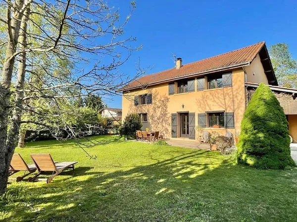 Maison 5 pièces 180 m²