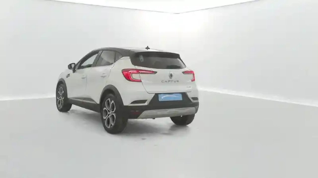 Renault Captur e-tech 145 - 21 — photo 3