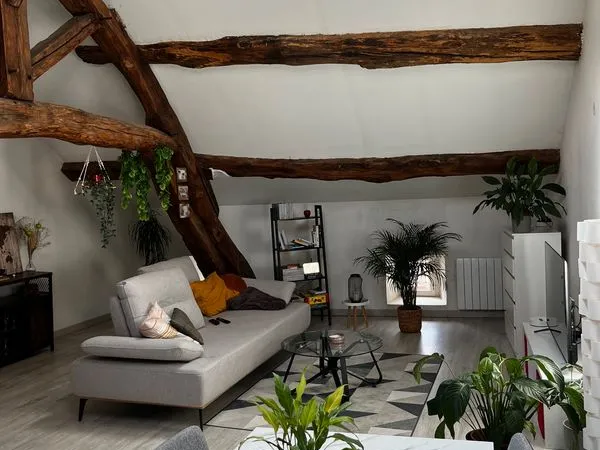 A LOUER - Joli T3 d'environ 100 m²