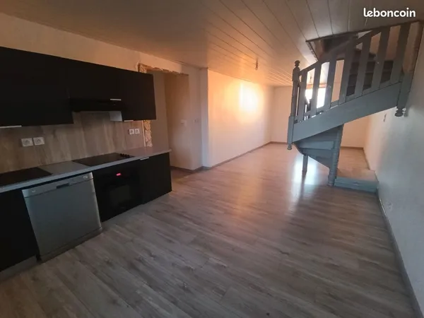 À louer - Appartement T3 de 60 m² avec 2 places de parking - 600 /mois