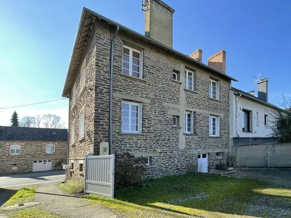 Immeuble de caractère avec fort potentiel - Quartier Francisco-Ferrer , Vern