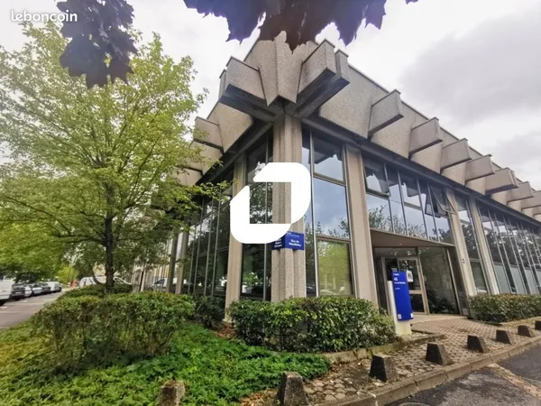 Bureaux 2 026 m²