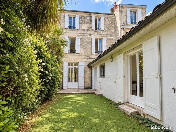 Maison 8 pièces 231 m²