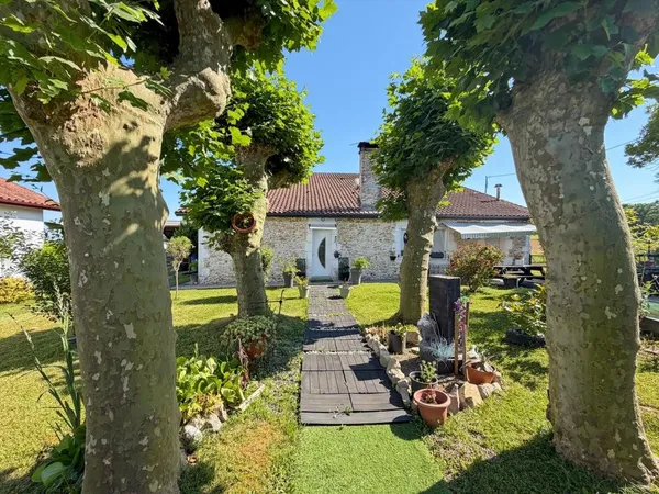 2 Maisons 1) 13 pièces de 476 m² 2)58 m2 indépendante Cagnotte