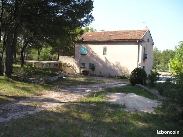 Propriété sur la commune de ventabren 13 B.D.R
