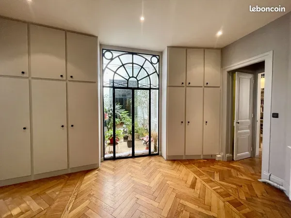 Appartement 5 pièces 176 m²