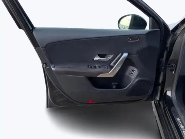 Mercedes Classe A 250 e amg line — photo 19