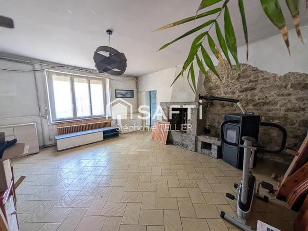Maison de bourg avec jardin arboré