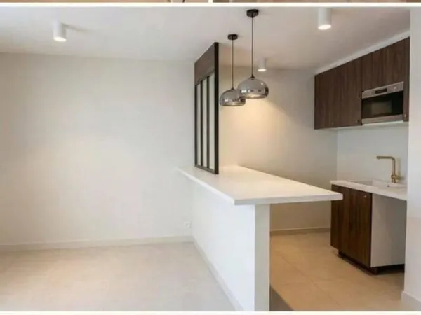 Studio meublé refait à neuf 23m2 + balcon