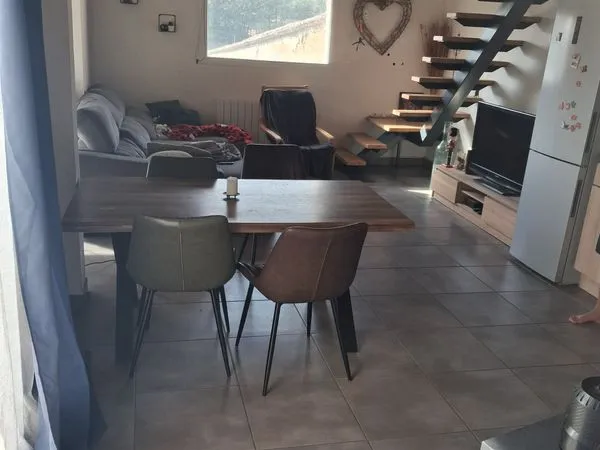 Loue chambre dans maison