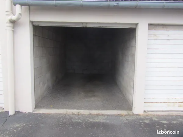 Stationnement Location Aurillac 13m² 70€