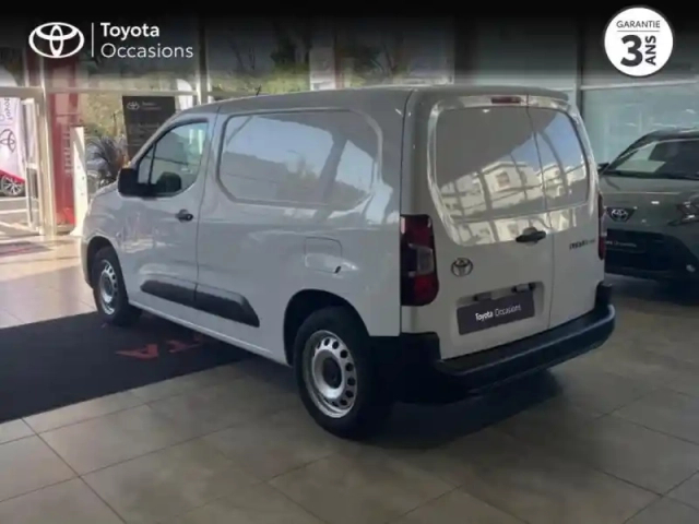 Toyota Proace city medium 130 d-4d start bva pack confort — photo 2