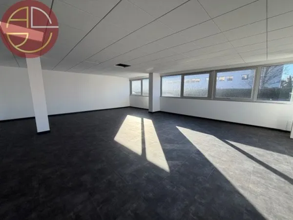 Bureaux 300 m²