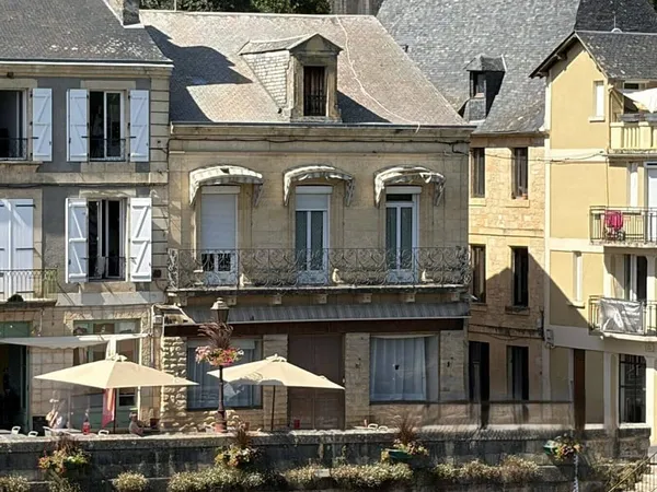Maison 9 pièces 275 m²