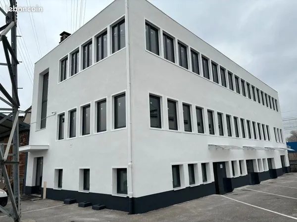 Bureau 600 m²