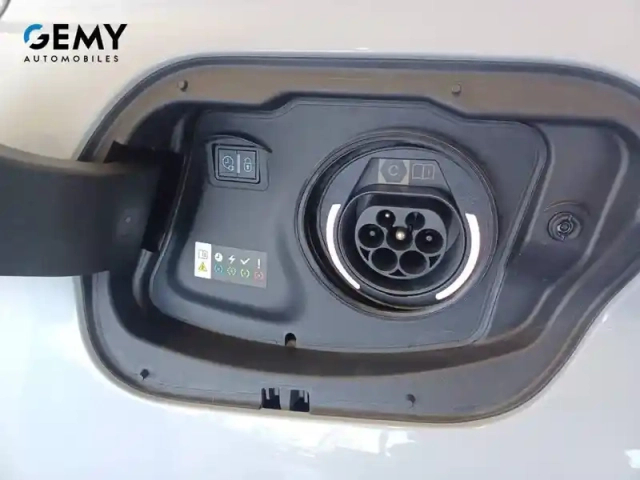 Peugeot 308 plug-in hybrid 195 ch e-dcs7 — photo 13