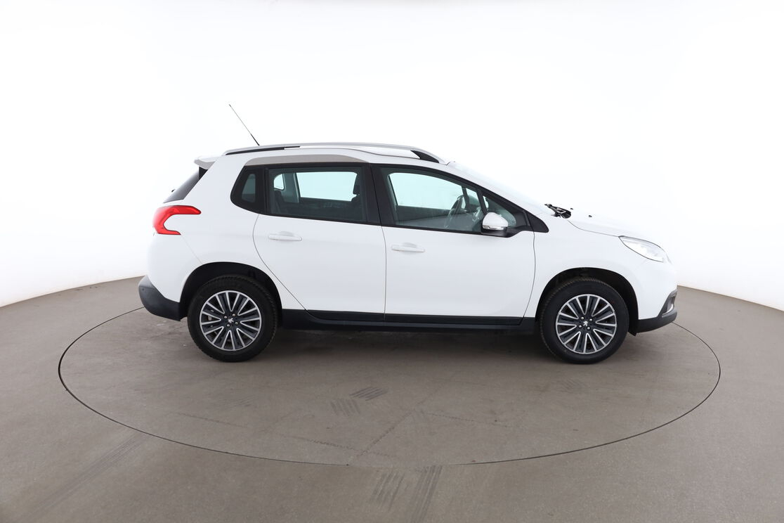 Peugeot 2008 1.2 PureTech Active — photo 6