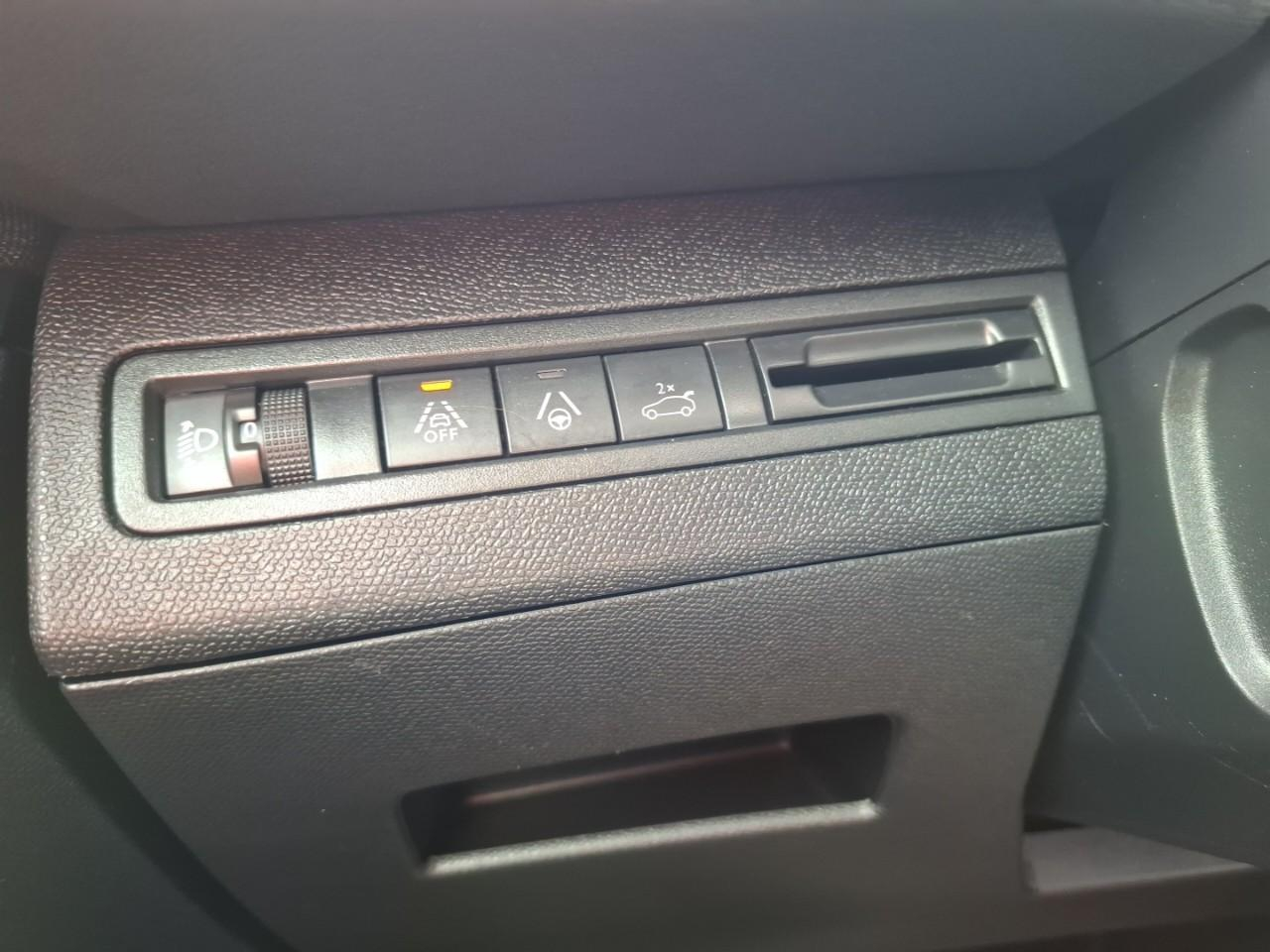 Peugeot 3008 1.5 bluehdi 130ch s&s allure pack eat8 — photo 18