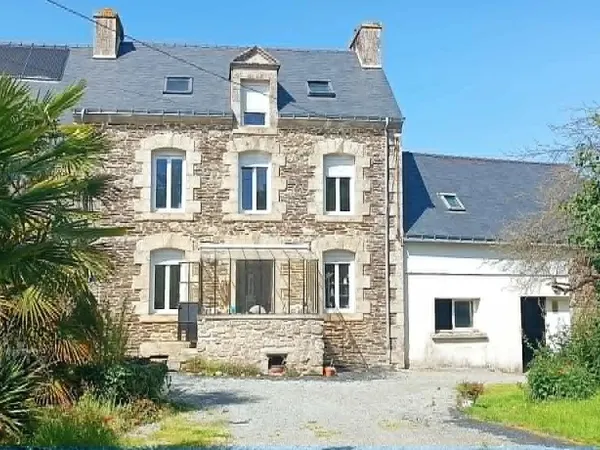 MAISON EN PIERRE 3 CHAMBRES ET GARAGE