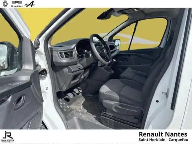 Renault Trafic fg l1h1 2t8 2.0 blue dci 130ch confort — photo 5
