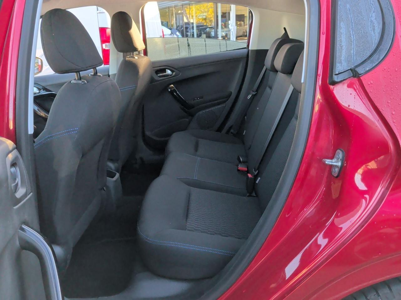 Peugeot 208 puretech 82ch s&s bvm5 signature — photo 7