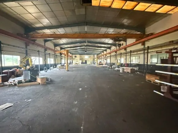 Local d'activité 500 m²