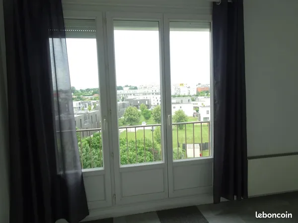 Appartement type 2 Amiens - 4éme étage proche campus