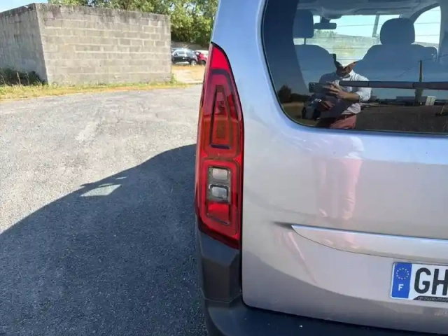 Citroën Berlingo e- taille m 136 ch 100 kwh automatique — photo 17