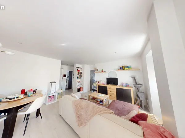 Immeuble 16 pièces 270 m²