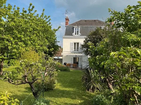 Propriété de caractère au coeur de ville