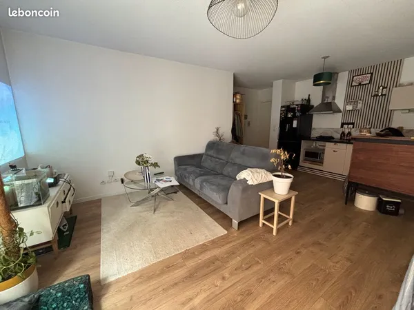 Bel Appartement T2 avec jardin - quartier calme cité de l'hers