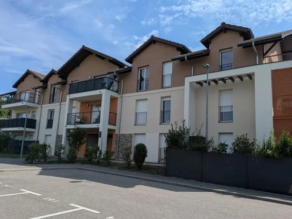 Appartement MEUBLE T2 + 2 PKGS La Balme de Sillingy