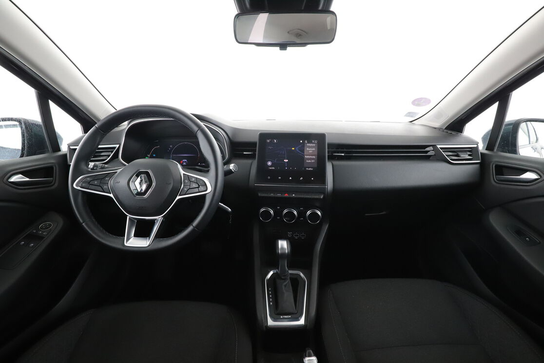 Renault Clio 1.6 E-Tech Zen — photo 11