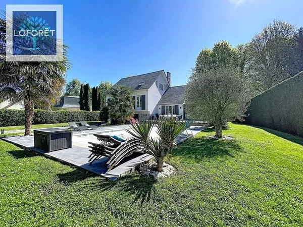 Maison 7 pièces 218 m²