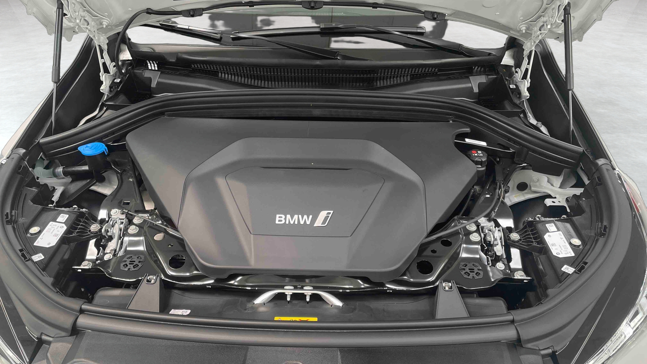 BMW iX1 eDrive20 — photo 20