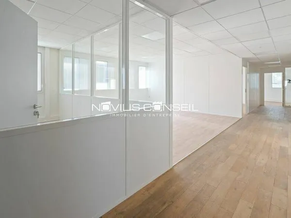 Bureaux 422 m²