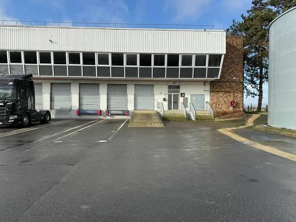 Entrepôt 1352 m²
