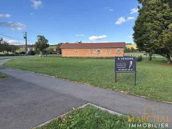 Terrain 700 m²