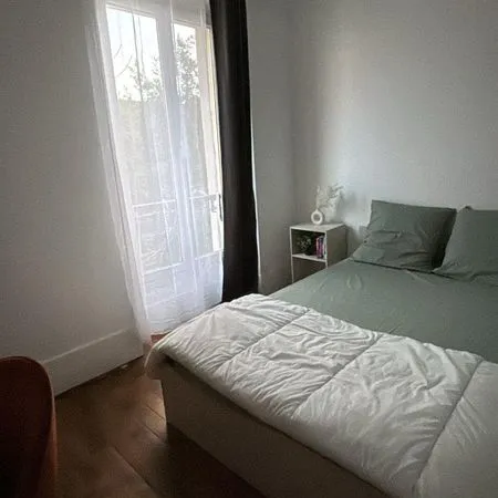 Chambre disponible en colocation meublée - Montmagny (proximité mairie)