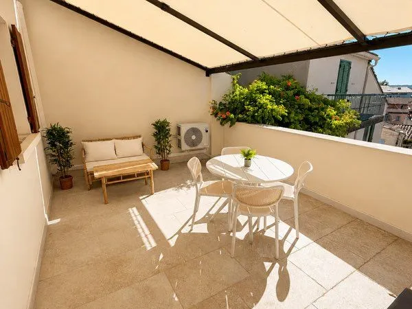 SUPERBE DUPLEX AVEC TERRASSE 20m² & VUE - CLIM - PARKING - SAINTE-TULLE