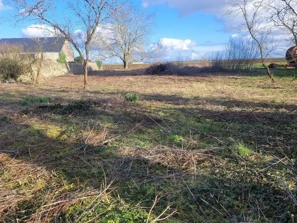 Terrain constructible 1631 m²