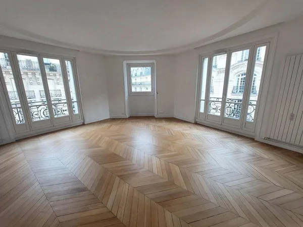 Appartement 7 pièces 242 m²