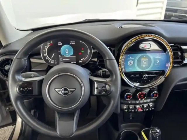 Mini Mini 5 portes cooper 136ch edition camden bva7 — photo 14