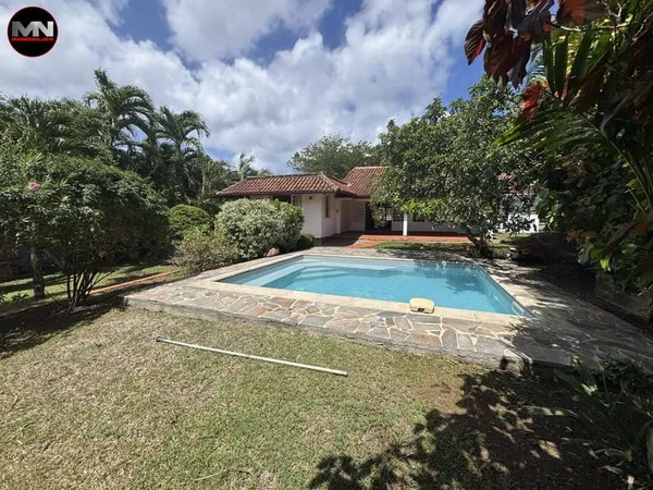 Maison de plain-pied 6 pièces 203 m²