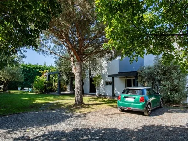 FARNIENTE, le luxe discret. Villa 6 pièces avec piscine