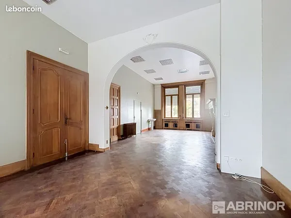 Maison 18 pièces 387 m²