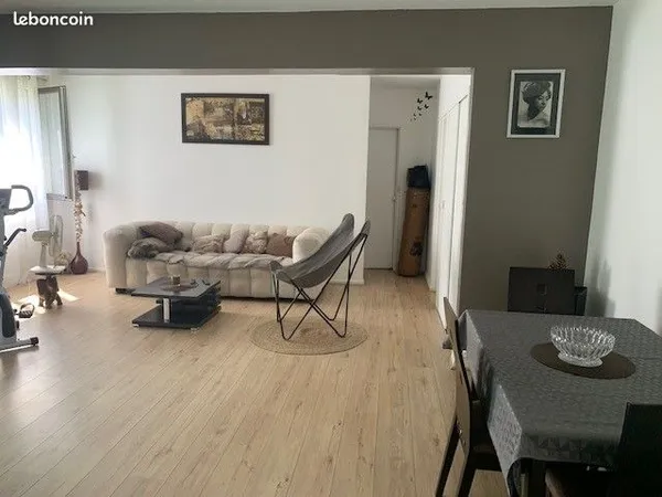Appartement T2/T3 (64 m2) avec parking et cave- Villejuif Métro Louis Aragon Tram T7 Bus