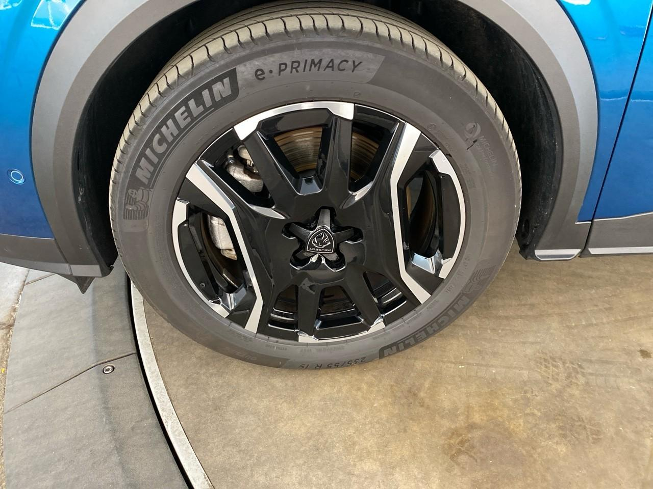 Peugeot 3008 electrique 210 ch 73 kwh allure — photo 11