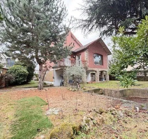 Maison 8 pièces 270 m²